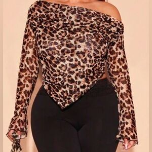 ✨SHEIN Curve Leopard Print
Sheer Asymmetrical Top✨